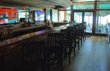 q-on-bay-bar