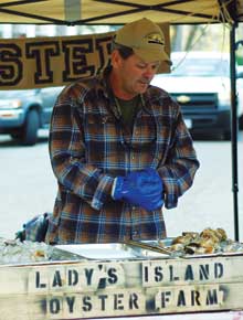 oyster-man-gloves