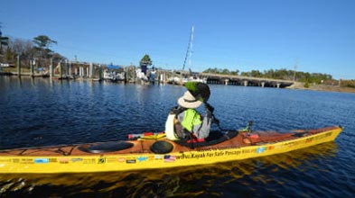 kayak-deb-paddling