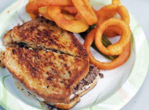 burger-Patty-Melt-with-Rings