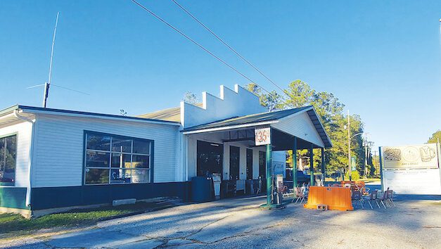 They Don’t Monkey Around at Harold’s Country Club