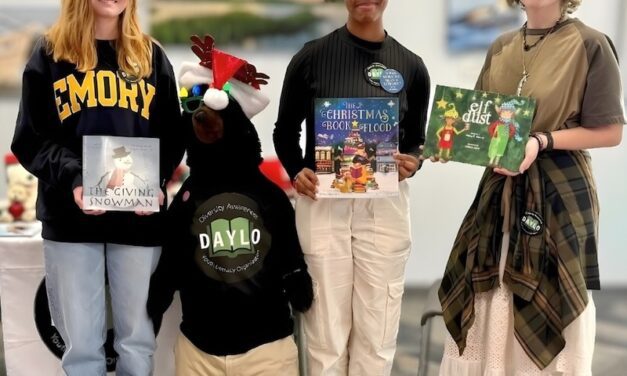 DAYLO & Conroy Center Host Holiday Read-Aloud at Farmers Market