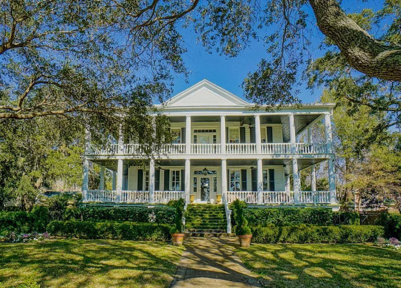 Lafayette Soirée Set for Moss Stoney House